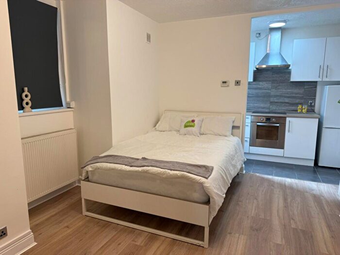 Studio To Rent In Flat, Sandy Grove, Salford, M6