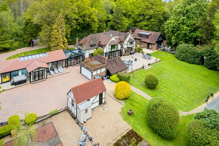 6 Bedroom Detached House For Sale In West Park Road, Newchapel, RH7