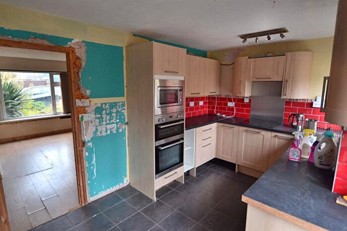 3 Bedroom Semi-Detached House For Sale In Wards Crescent, Sileby, Loughborough, LE12