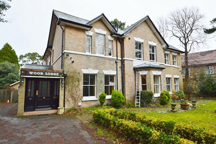 1 Bedroom Hotel Room To Rent In Manor Road, Bournemouth, Dorset, BH1