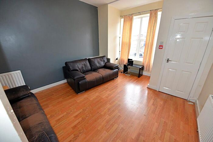 6 Bedroom House To Rent In Pearson Terrace, LS6