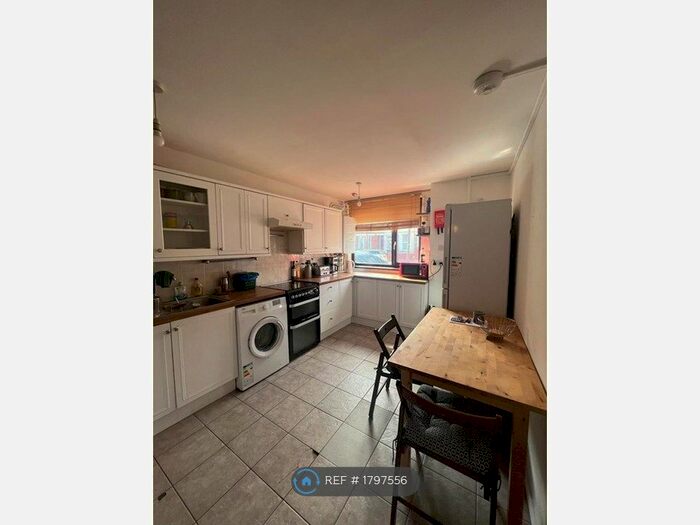 1 Bedroom Flat To Rent In Canning Crescent, London, N22