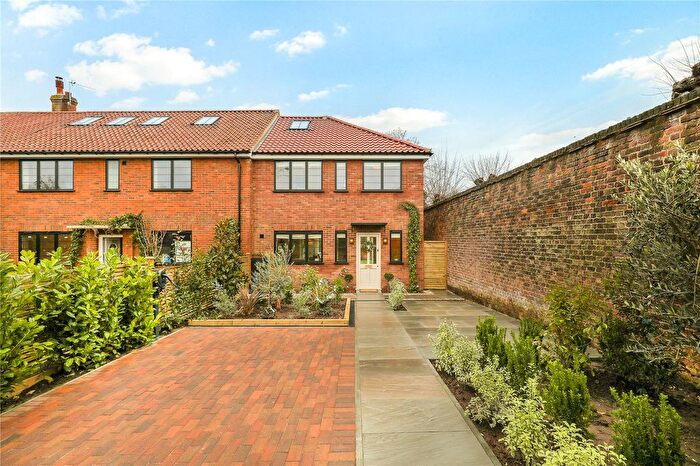 3 Bedroom End Terrace House For Sale In Lancaster Road, Wimbledon, London, SW19