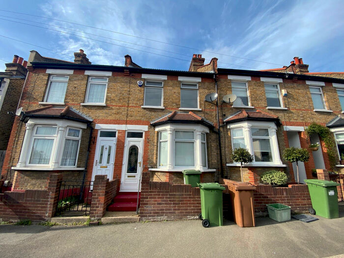 3 Bedroom House To Rent In Oxford Road, Sidcup, DA14