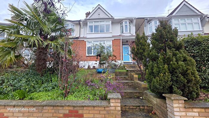 4 Bedroom End Terrace House For Sale In Brookside, East Barnet, EN4