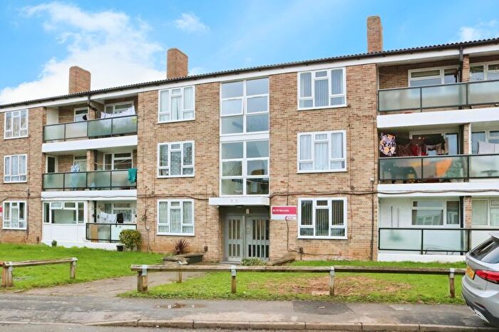 2 Bedroom Flat For Sale In Maryside, Langley, SL3