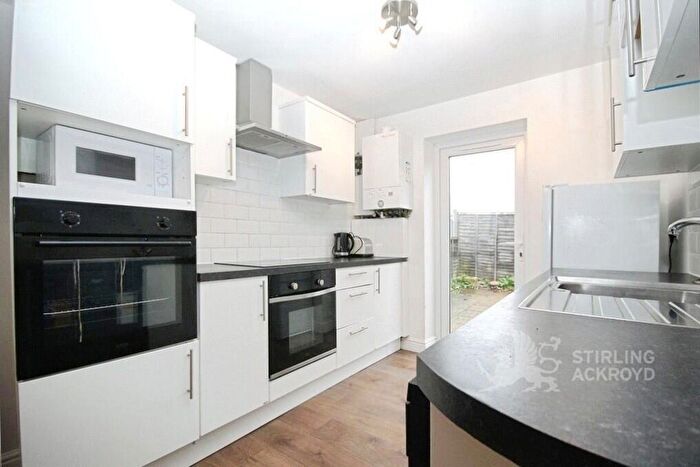 6 Bedroom Terraced House To Rent In Mangles Road, Guildford, Surrey, GU1