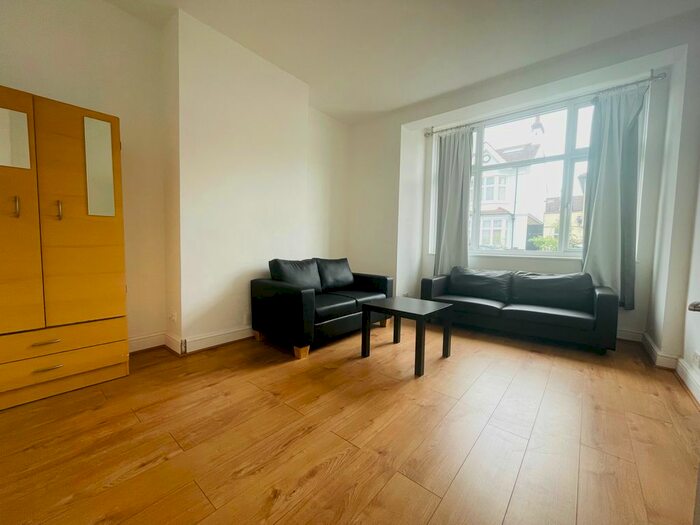 4 Bedroom Terraced House To Rent In Topsham Road, London, SW17