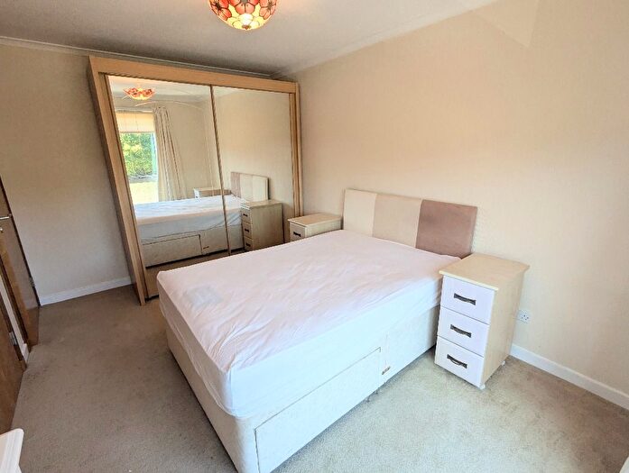 2 Bedroom Flat To Rent In Belvedere Park, Edinburgh, EH6