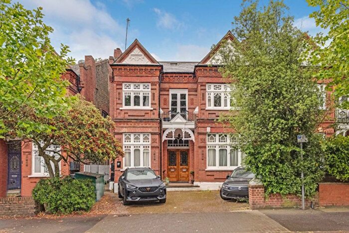 2 Bedroom Flat For Sale In Brondesbury Road, Queen's Park, NW6