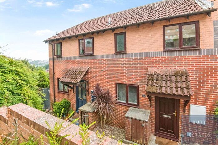 3 Bedroom Terraced House For Sale In Farm Hill, Exeter, EX4