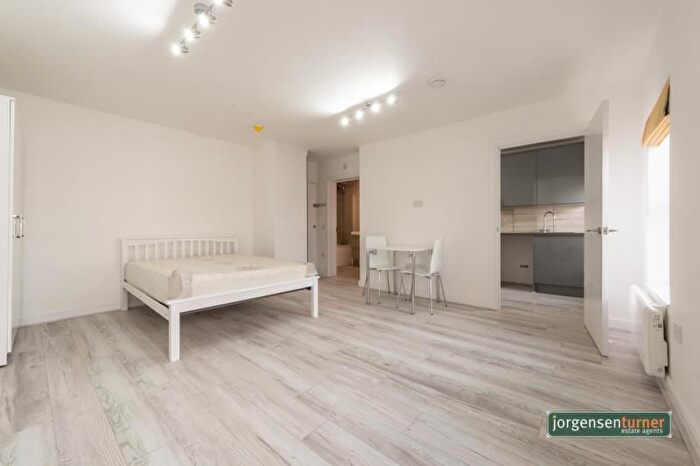 Studio To Rent In Uxbridge Road, Shepherds Bush, W12