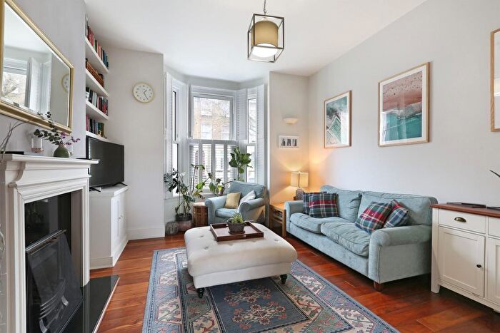 2 Bedroom Flat For Sale In Eastlake Road, London, SE5
