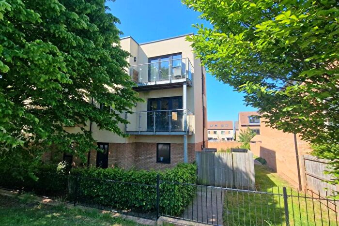 2 Bedroom Flat For Sale In Modern First Floor Apartment In Central Yatton, BS49