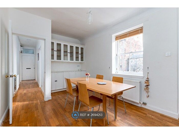 3 Bedroom Flat To Rent In Wilson's Park, Edinburgh, EH15