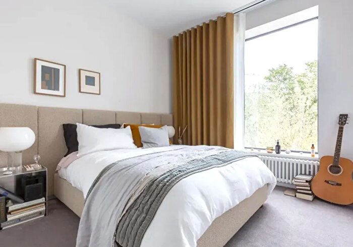 1 Bedroom Flat For Sale In Brentford, TW8