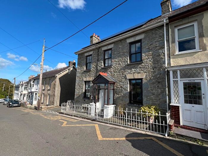 4 Bedroom End Of Terrace House For Sale In Francis Street, New Quay, SA45