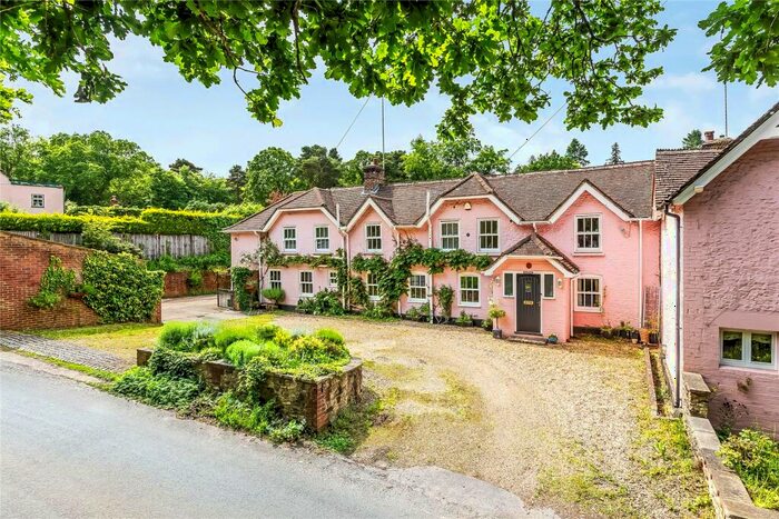 4 Bedroom Semi-Detached House For Sale In Tilford Road, Churt, Farnham, Surrey, GU10