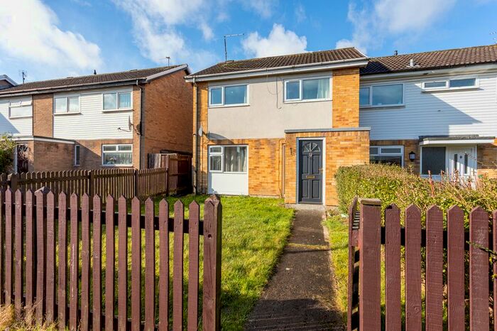 3 Bedroom Semi-Detached House To Rent In Hatfield Walk, York, YO24