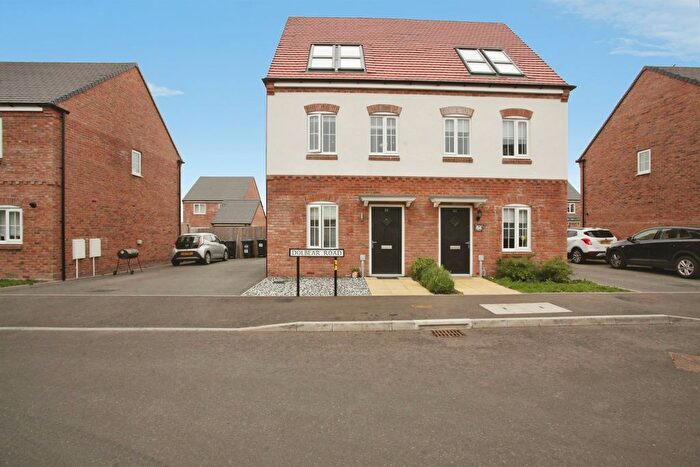 3 Bedroom Semi-Detached House For Sale In Dolbear Road, Houlton, Rugby, CV23