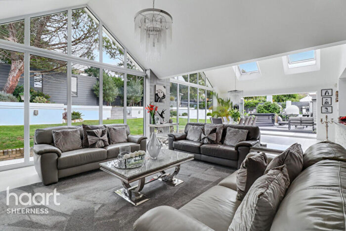 4 Bedroom Bungalow For Sale In The Glen, Minster On Sea, ME12