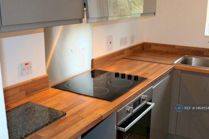 2 Bedroom Flat To Rent In Black Path, Polegate, BN26