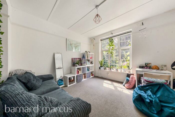 Maisonette To Rent In St. James's Road, Croydon, CR0