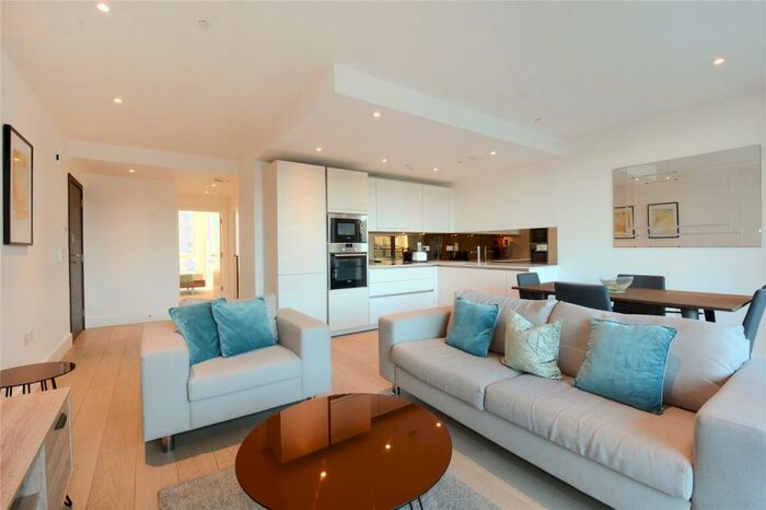 2 Bedroom Flat To Rent In Claremont House, Maple Way, London, SE16