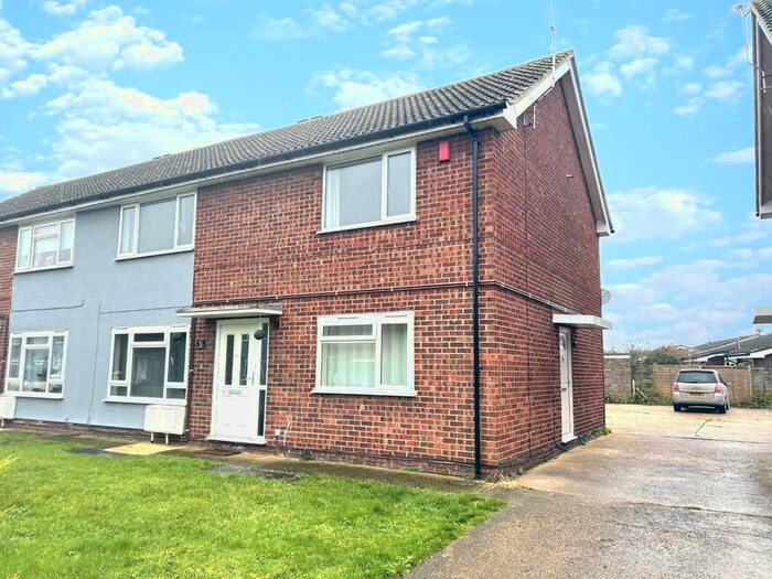 2 Bedroom Maisonette For Sale In Flatford Drive, Clacton-On-Sea, Essex, CO16
