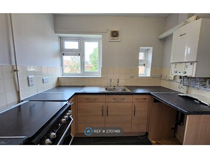 2 Bedroom Flat To Rent In Yardley Avenue, Stretford, Manchester, M32