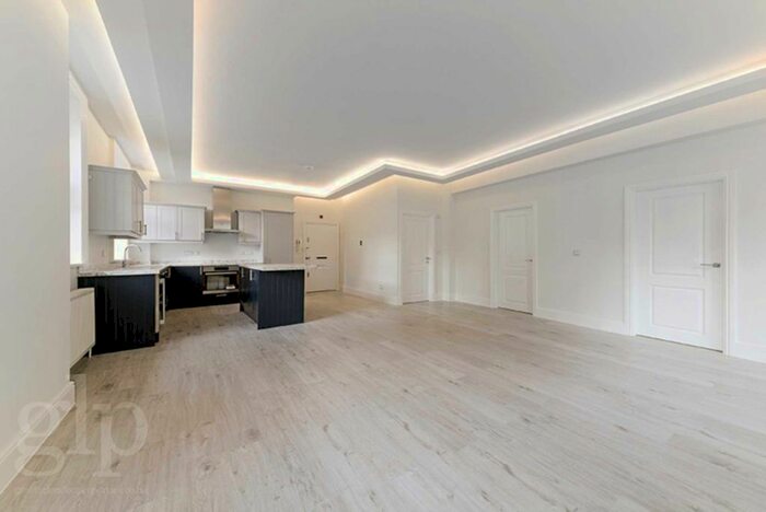 2 Bedroom Flat To Rent In Coventry Street, Soho, W1D