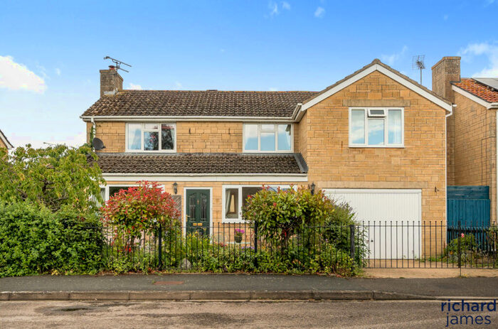 4 Bedroom Detached House For Sale In Holford Crescent, Kempsford, Gloucestershire, GL7