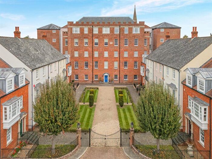 2 Bedroom Flat For Sale In Crane Bridge Road, Salisbury, SP2