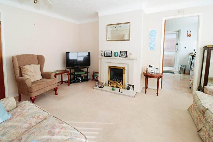 2 Bedroom Detached Bungalow For Sale In Brookhurst Road, Bromborough, CH63