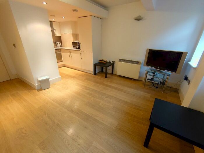 1 Bedroom Flat To Rent In Sir Thomas Street, Liverpool, L1