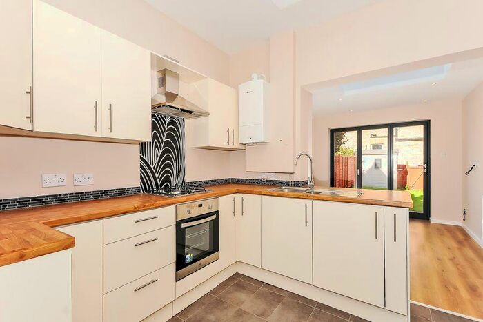 2 Bedroom Terraced House To Rent In Arthur Road, SL4