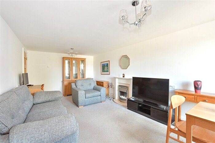 1 Bedroom Flat For Sale In The Brow, Burgess Hill, West Sussex, RH15