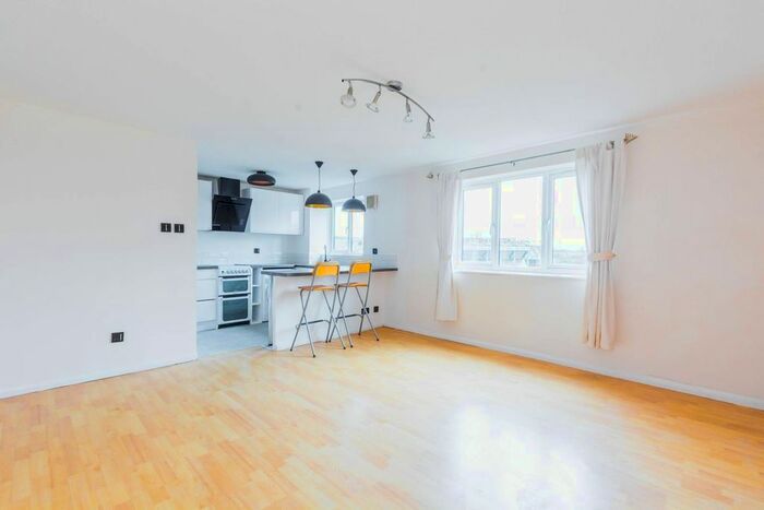 1 Bedroom Flat To Rent In Bridge Meadows, New Cross, London, SE14