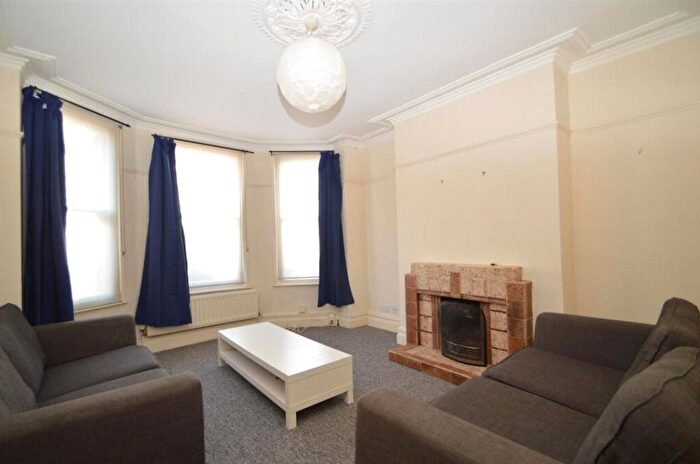 4 Bedroom Property To Rent In Quadrant Grove, London, NW5