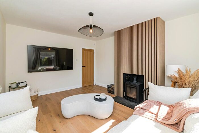 4 Bedroom Detached House For Sale In Gunton St. Peters Avenue, Lowestoft, NR32