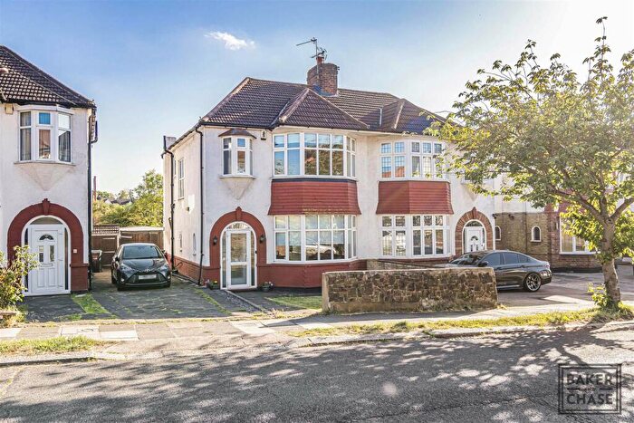 3 Bedroom Semi-Detached House To Rent In Ashridge Gardens, London, N13