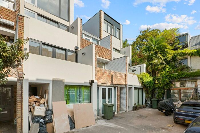 3 Bedroom Mews To Rent In Ruston Mews, London, W11