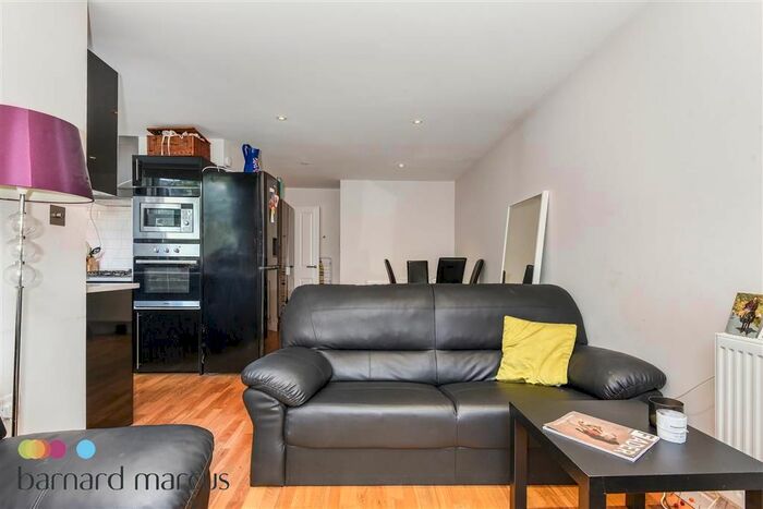 3 Bedroom Flat To Rent In Tadmor Street, London, W12