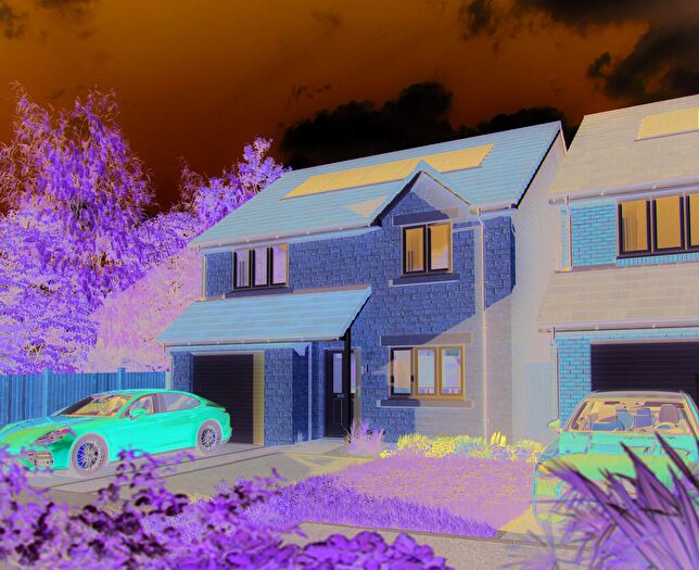 4 Bedroom Detached House For Sale In Birch Wood Road, Birkenshaw, BD11