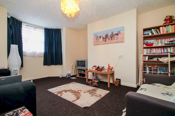 1 Bedroom Flat To Rent In Brudenell Mount, Hyde Park, LS6