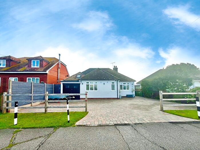 4 Bedroom Detached House For Sale In Seaway Gardens, Romney Marsh, TN29