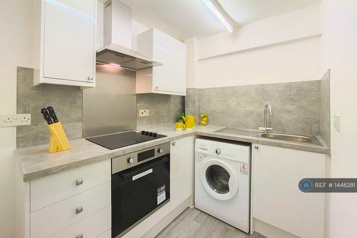 1 Bedroom Flat To Rent In Market Street, Stalybridge, SK15