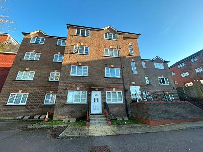 1 Bedroom Apartment To Rent In Kingswood Court, Grove Road, Luton, LU1
