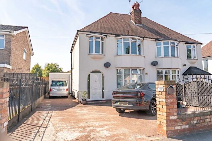 3 Bedroom Semi-Detached House For Sale In Stafford Road, Wolverhampton, WV10