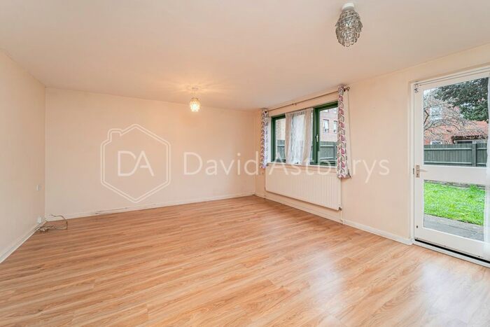 3 Bedroom End Of Terrace House To Rent In Miles Road, Hornsey, London, N8